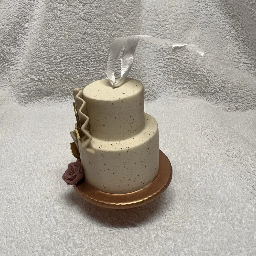 Hallmark Keepsake A Sweet Beginning Wedding‎ Cake Christmas Ornament 2023